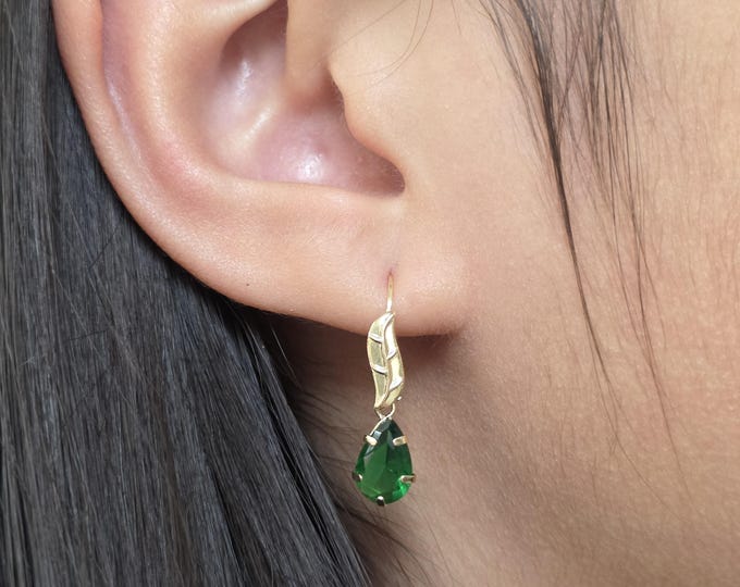 Pear Shape 6x9mm 14K Yellow Gold Earrings Hoops • Lever Back Hoop • 8.00 mm x 12.00 mm • Girl / Women's Earrings •