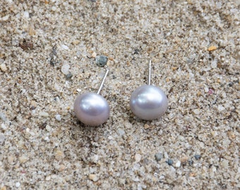 Freshwater Pearl Stud Earrings Grey