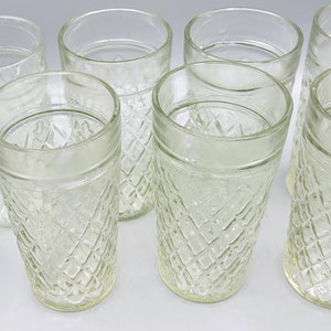 Thick Diamond Quilted Jelly Jar Drinking Glasses ~ Set of 4 Everyday Use Iced Tea Tumblers, Coolers Retro Country Pastoral Farmhouse Kitchen