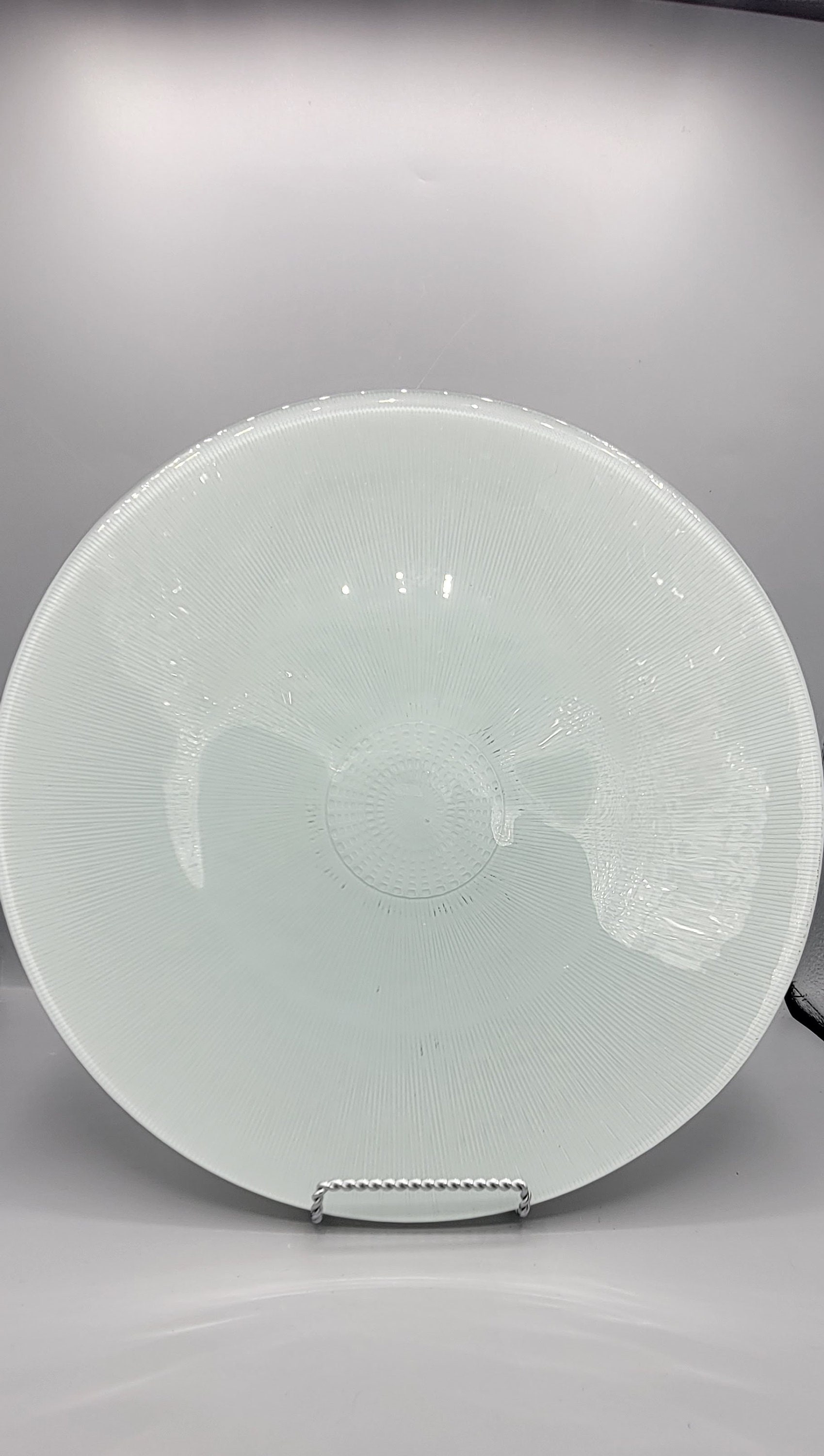 Vidreco La Mediterranea Große Servierplatte ~ Geschirr aus 100% recyceltem Glas Made in Spain ~ Weißes Blumenladegerät, Kuchen-Party-Service-Geschirr
