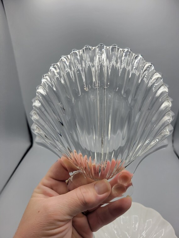 ヴィンテージの貝殻型皿 ~ お選びいただけます: 透明クリスタルの