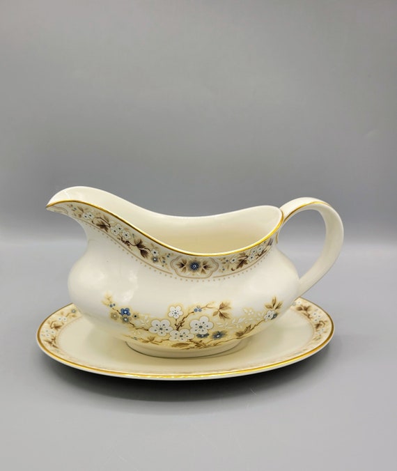   ロイヤル ドルトン フラワーセラー 陶器 人形 置物 Royal Doulton ロイヤル ドルトン フラワーセラー 陶器 人形 置物