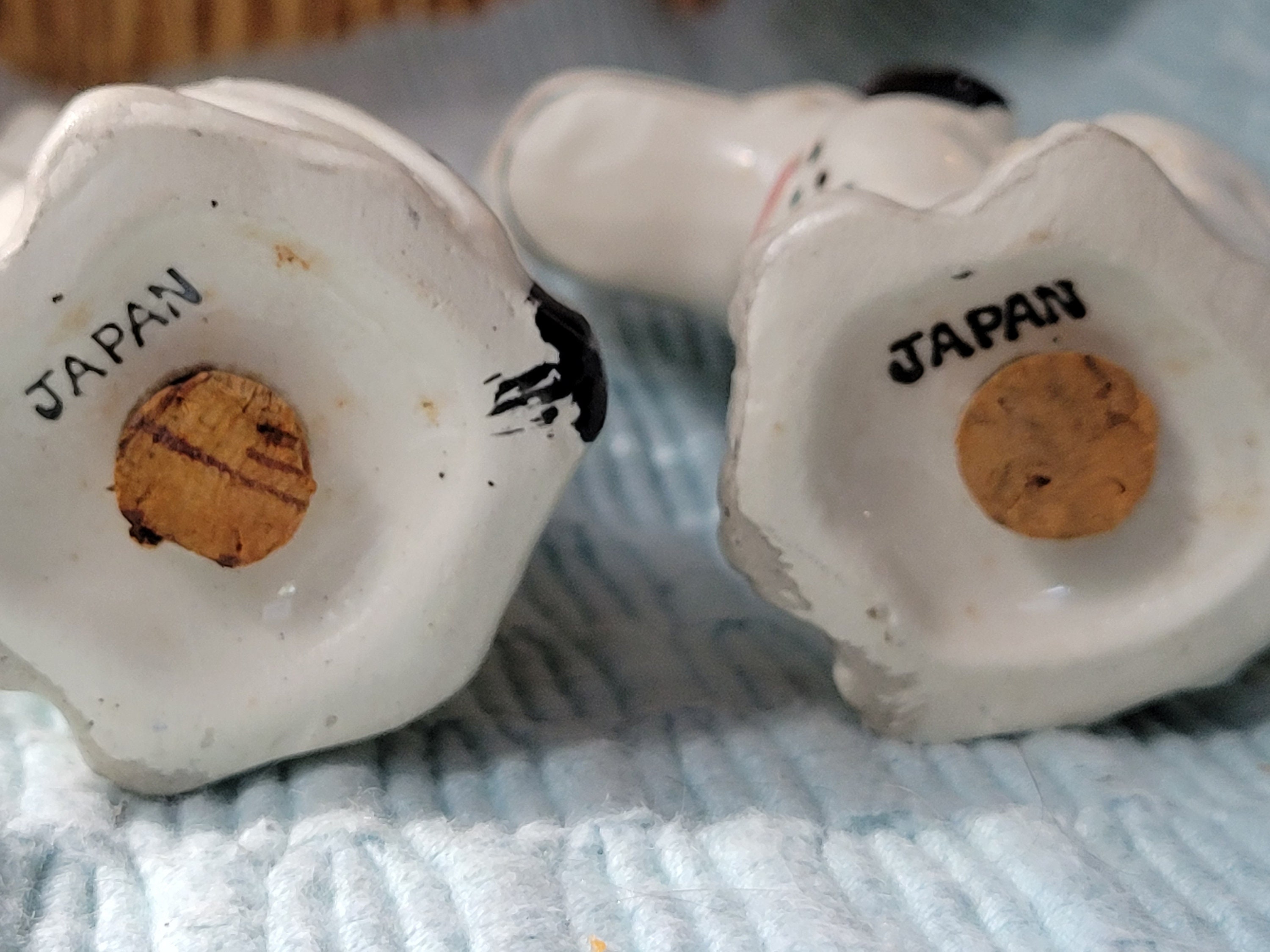 ヴィンテージ犬、日本の陶器製犬用ソルト＆ペッパーシェーカーセット 