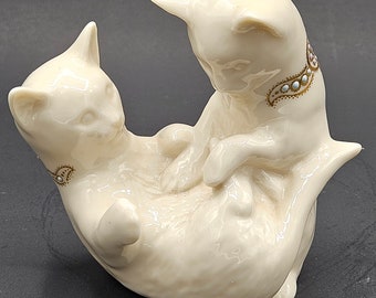 Lenox China Classic Cat Collection - First Kiss - Figurine 