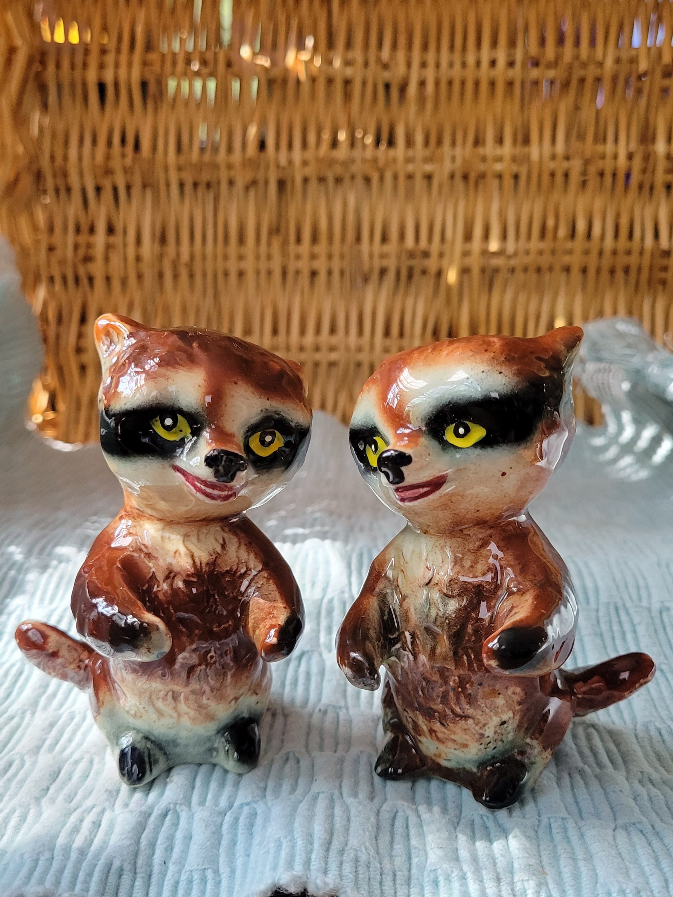 日本の陶磁器製ソルト＆ペッパーシェーカーセット ~ Woodland Friends