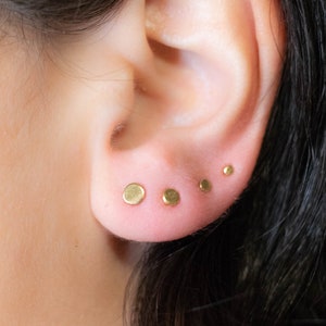 Signature Graduated Disc Stud Set Gold (Stud Earrings, Graduated Earrings, Gold Studs, Butterfly Back Earrings, Gold Earrings, Gold Discs)
