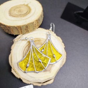 Brincos de folha de ginkgo com vitral: joias artesanais de prata esterlina