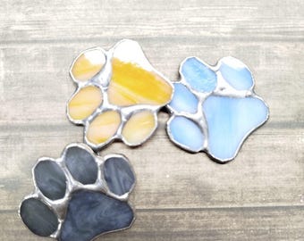 Stained glass dog paw brooch, handmade jewelry for dog lovers