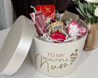 Personalised Mother's Day Pamper Gift Box: Candle, Chocolates & Bath Bomb