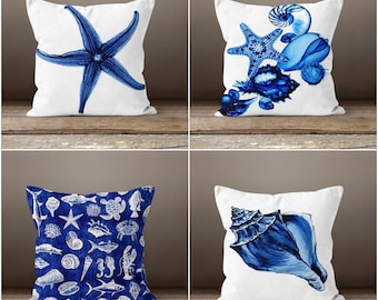 Taie d'oreiller maison de plage|Taie d'oreiller étoiles de mer|Taie de coussin nautique|Haut de coussin coquillage|Décoration d'intérieur côtière|Coussin créatures de la mer bleue