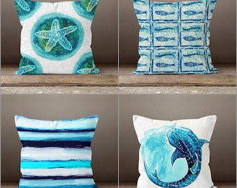 Taie d'oreiller maison de plage|Taie d'oreiller étoiles de mer et poissons turquoise|Housse de coussin à rayures bleu marine|Dessus de coussin décoratif côtier|Coussin de véranda