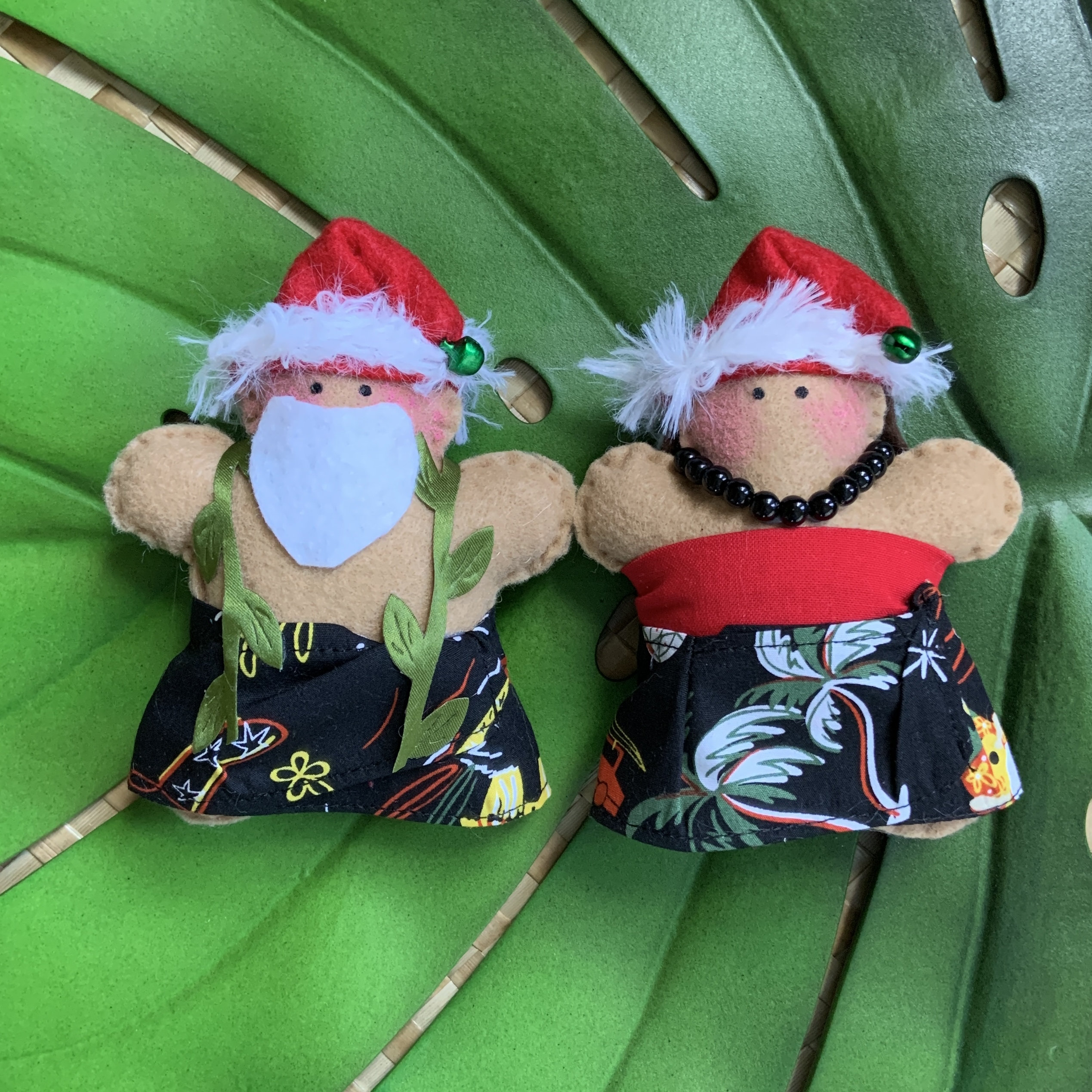 Kanakaloka & Wahine (Hawaiian Santa or Mrs. Claus) Black/Red