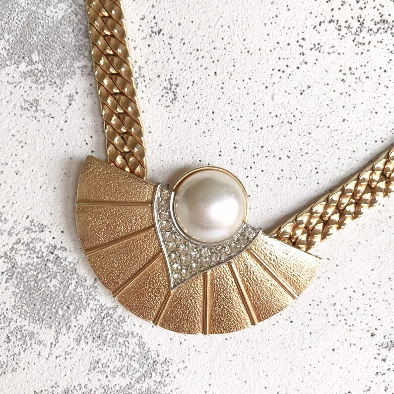 VTG 1970s Signed Parklane Gold Chain Faux Pearl Rhinestone Fan Necklace