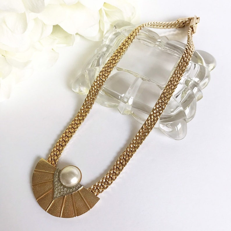 VTG 1970s Signed Parklane Gold Chain Faux Pearl Rhinestone Fan Necklace