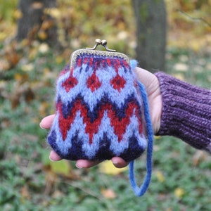 Kisslock purse, Kiss lock change purse, Knit kisslock purse, Red