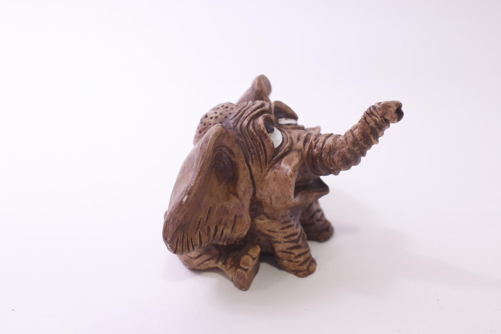 Shade Tree Creations、象の置物、ハンドメイド、座る、ホーム