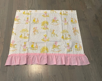 Holly Hobbie Children, Kids, White Yellow, Curtain, Window Decor, 36 x 39", Crib, Baby Room, Nursery, Vintage, Collectible, ~ 20-01-1137