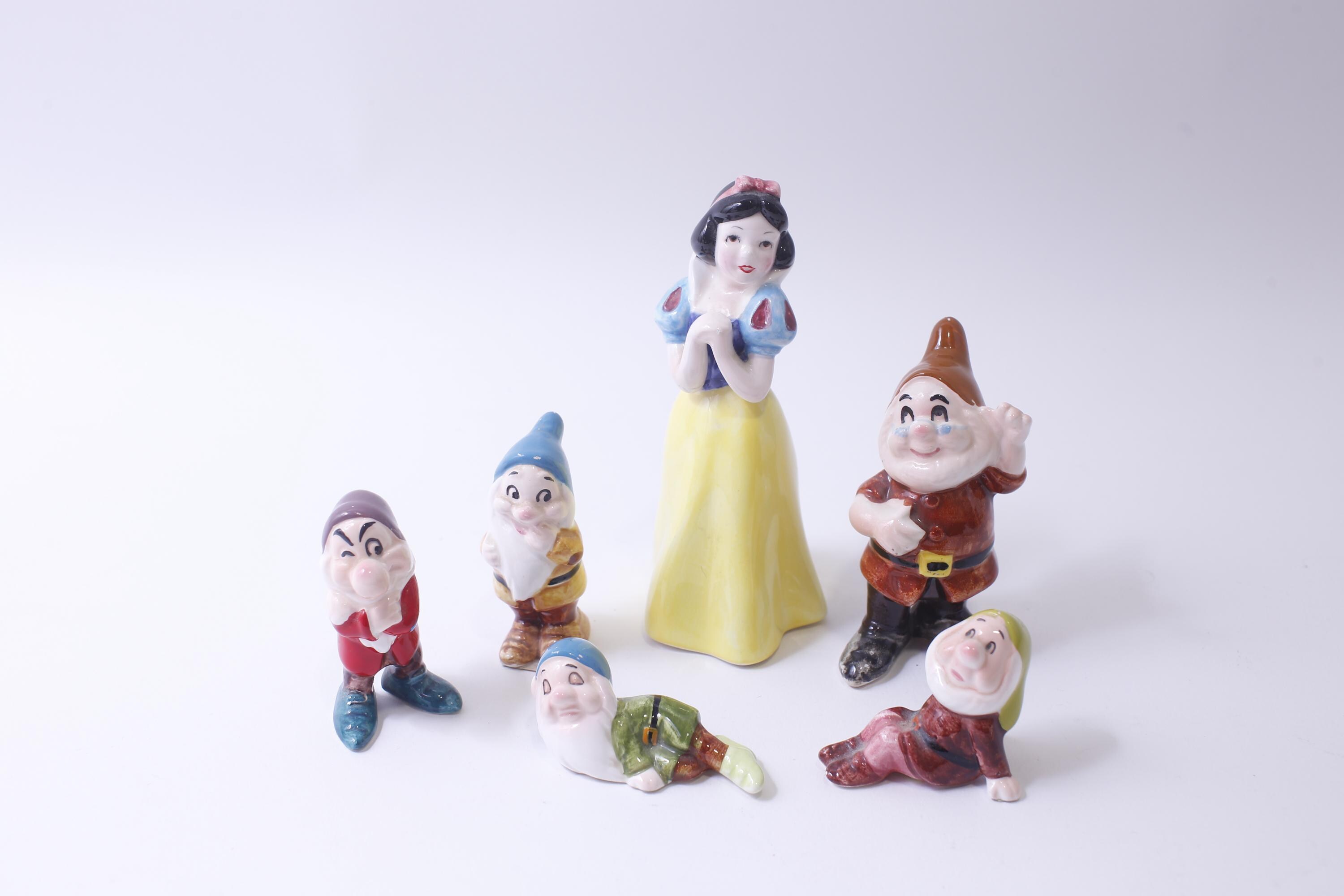 Snow white seven dwarfs porcelain figurines - Etsy 日本