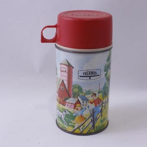 Vintage Farmhouse Scene, Thermos with Red Cup Lid, 1962, King-Seeley Thermos, Travel, School, Beverage, Portable, ~ 241014-SHC SHC-070