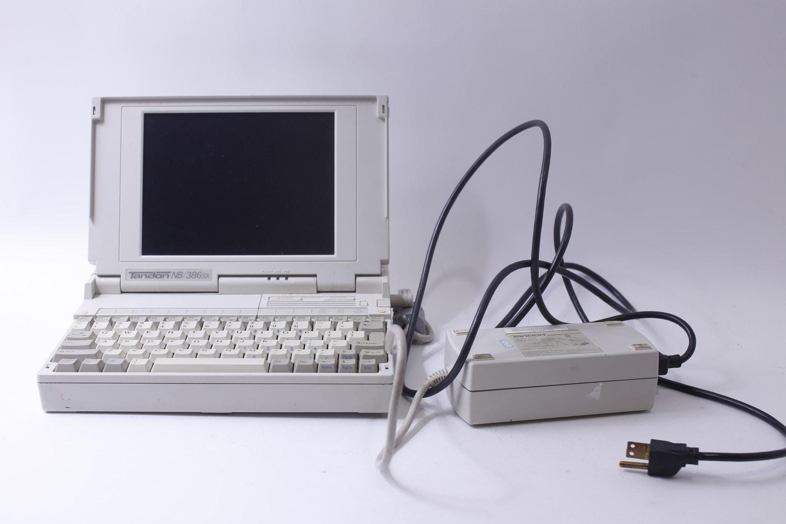 Tandon NB 386sx, Model TBA1, Laptop, Taiwan, 1990s, Vintage