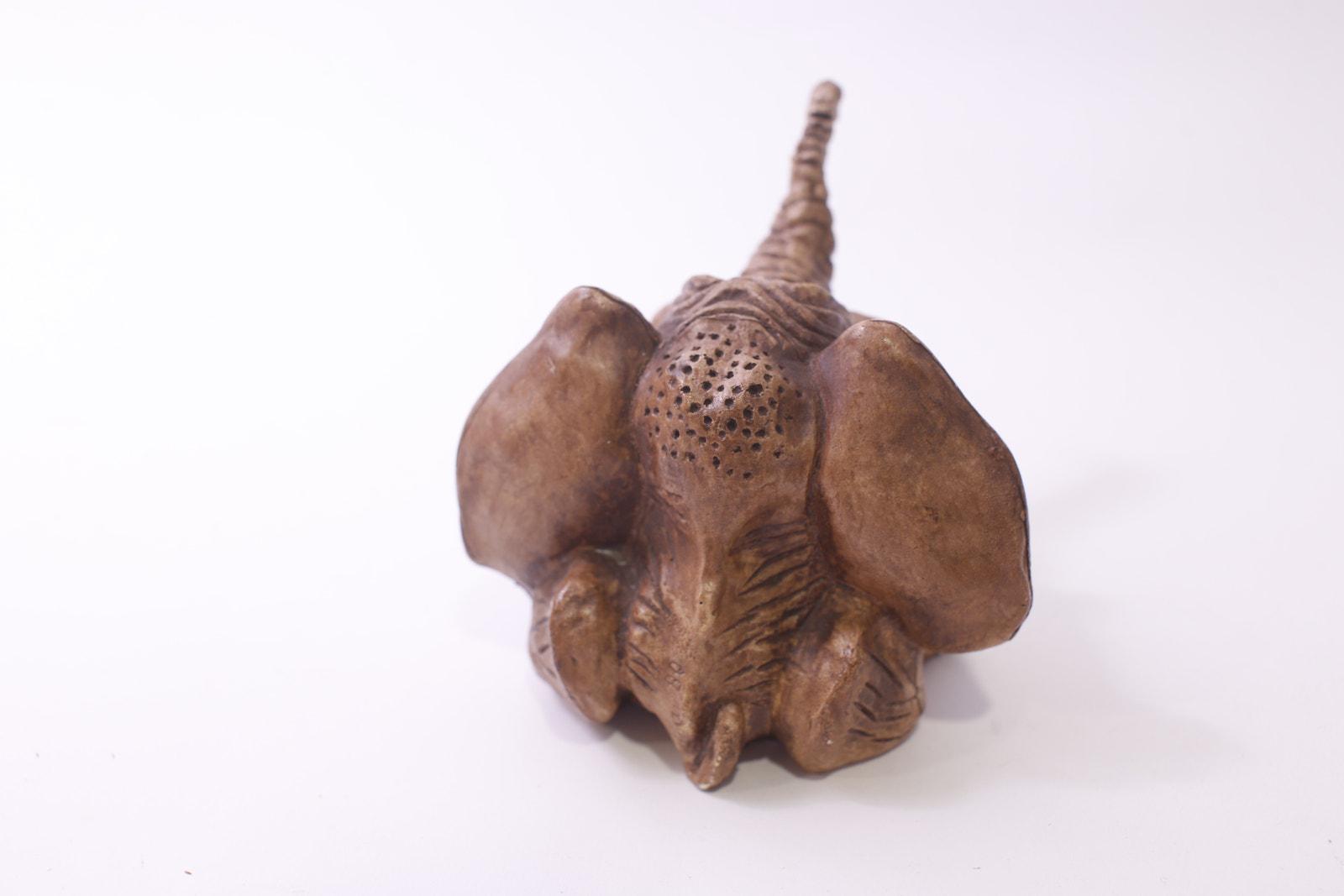 Shade Tree Creations、象の置物、ハンドメイド、座る、ホーム