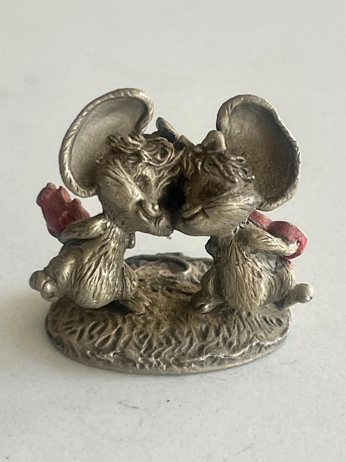 フィギュア（Hallmarkのfine pewter） Mice, Valentines Day, Holding Boxes, Cheddar, and Co, Hudson