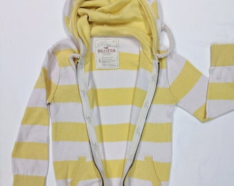hollister mustard sweater