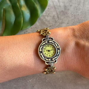 Handmade Macrame Bracelet Watch: Adjustable Women&#39;s Wrist Watch