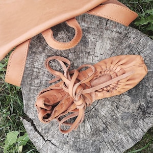 Unisex medieval shoes, renaissance light brown leather footwear, viking reenactment clothing, mittelalter schuhe, larpshoe, historical boots