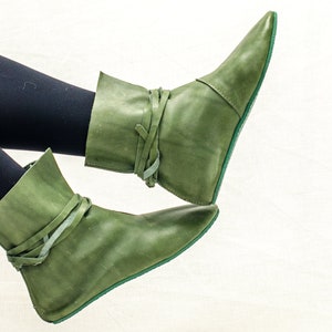 Middeleeuwse schoenen, renaissancelaarzen, damesschoenen, historische Vikingschoenen, handgemaakte accessoires, natuurlijk leer, gekostumeerde herenlaarzen