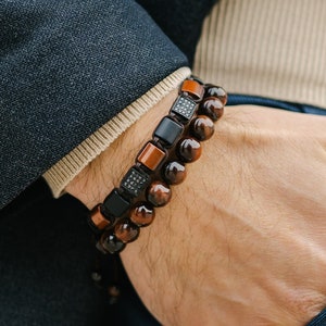 Red Tiger Eye Beaded Bracelet: Men&#39;s Gemstone Wristwear