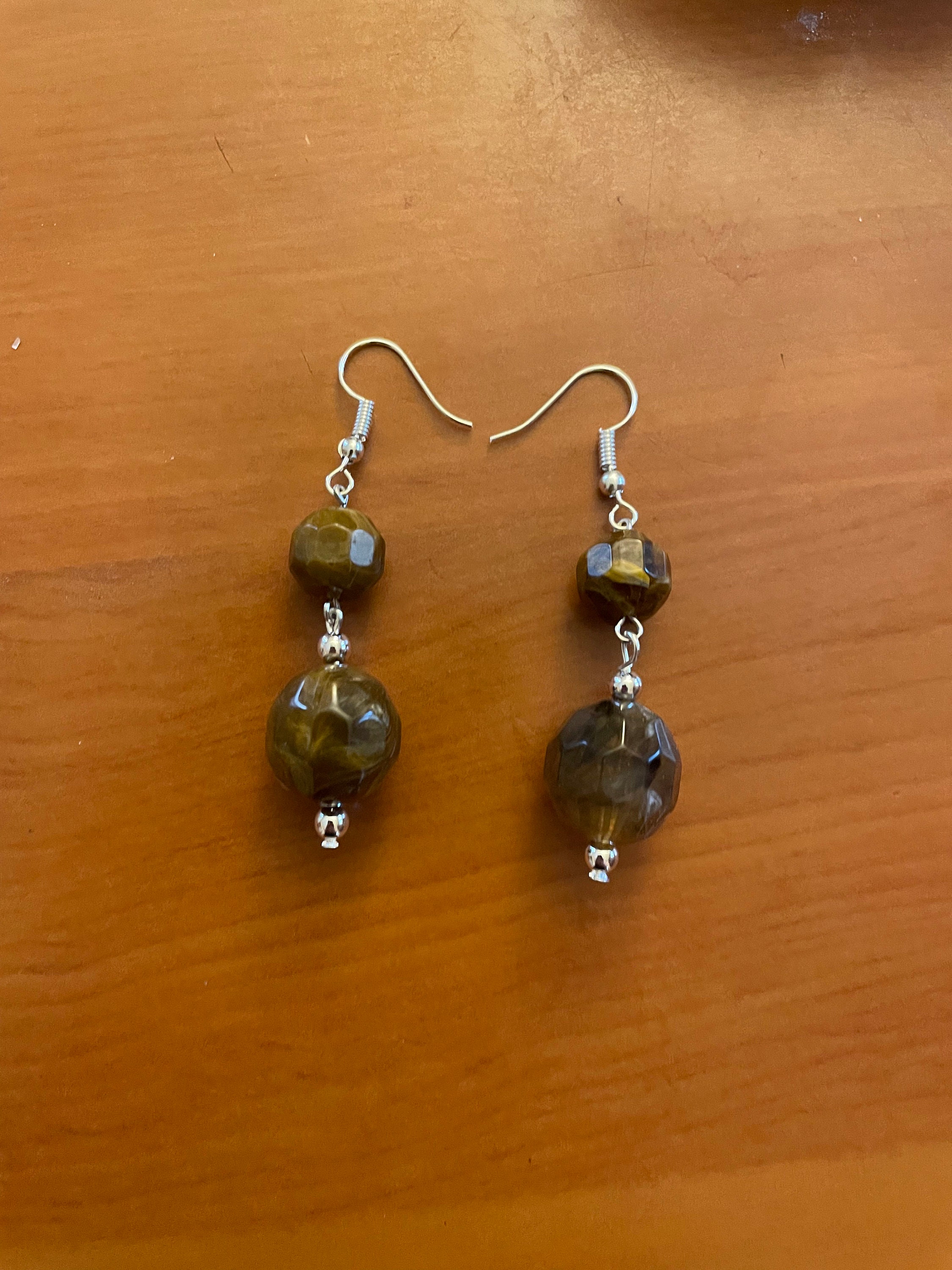 Orecchini a Sfera da Donna in Oro 18 Carati Chiusura o misura: Perno e farfalla Misura forma: 10 mm Modello Finitura diamantata 2,2g
