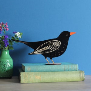 Stehende hölzerne Amsel-Dekorations-Verzierung