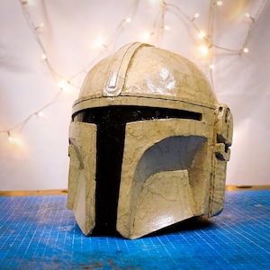 Casco mandaloriano de cartón PLANTILLAS