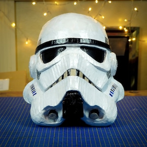 Plantillas de casco inspirado en Storm Trooper para hacer tú mismo con cartón