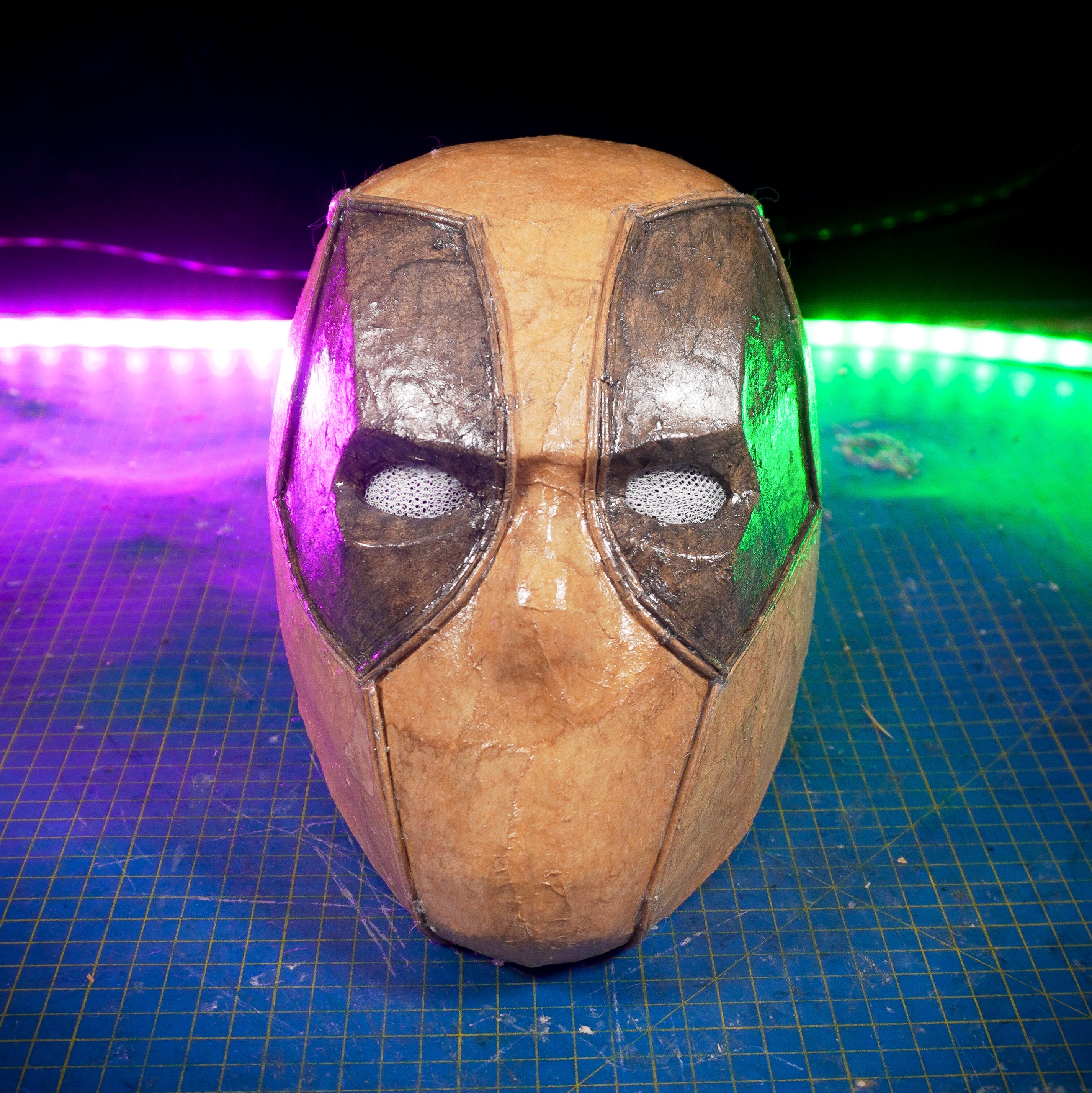デッドプール風フェイスマスク ゴールド コスチューム・コスプレ
