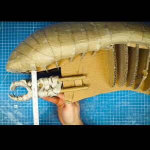 Xenomorph head out of cardboard TEMPLATES image 7