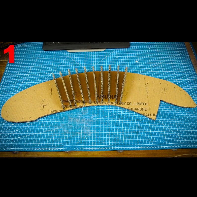 Xenomorph head out of cardboard TEMPLATES image 6