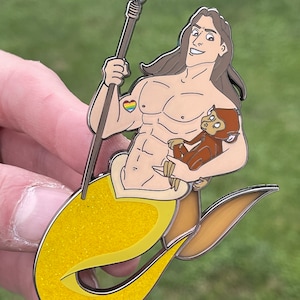 Pin de esmalte duro de tritón de Tarzán de 4”-3 mm de grosor