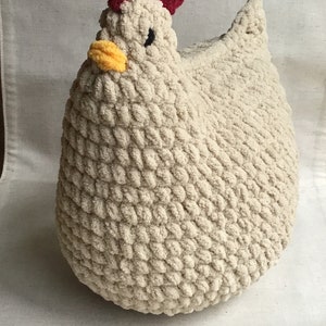 Crochet Chicken Plush / Chicken Stuffed Animal / Chicken decor