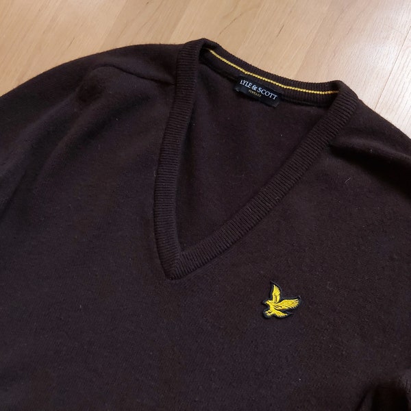 Vintage Y2K Lyle & Scott Woolmark Sweater Brown Pure New Wool V-Neck Jumper Embroidered Logo Knitted Preppy Pullover Made in Scotland Sz M