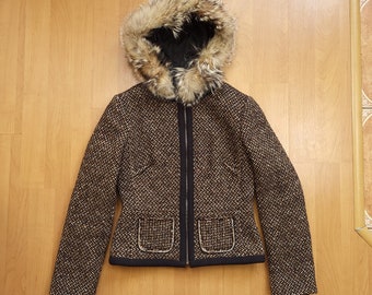 Chaqueta con capucha y cremallera de tweed de lana virgen Prada vintage de los años 2000, chaqueta de punto de melange de diseñador italiano de lujo Y2K, piel de zorro chilla natural, talla 42