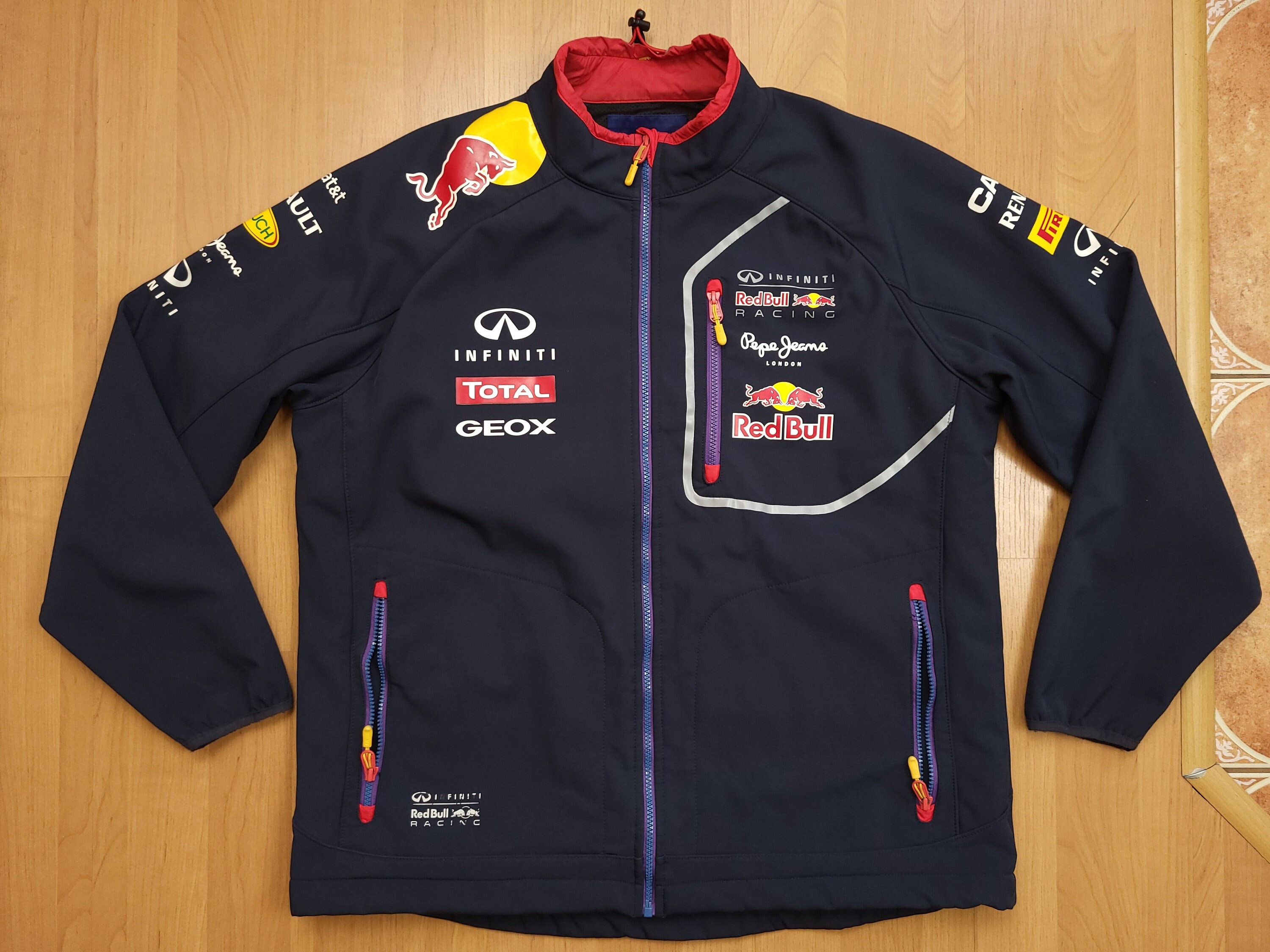 2014 Pepe Jeans x Red Bull Infinity Racing Softshell Jacket 2014 Pepe Jeans x Red Bull Infinity Racing Softshell Jacket