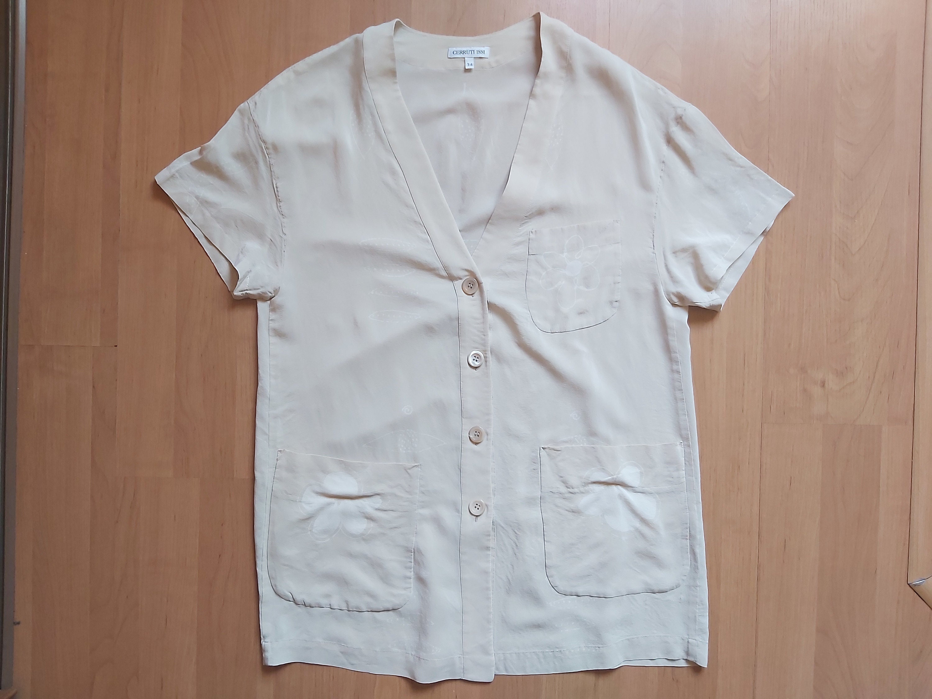 Cerruti 1881, Vintage Cerruti 1881 Silk Button Up V-Neck Shirt Dress Beige Flower Pattern Tunic Blouse Floral Print Shiny Oversized Top 1990s Size 34