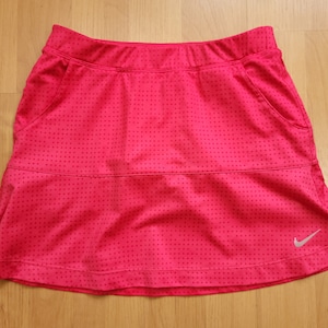 Vintage Y2K Nike Golf Pink Dri-Fit Mini Skirt Grey Swoosh Logo 2000s Activewear Sportswear Dotted Pattern Stretch Skirt Youth Size S