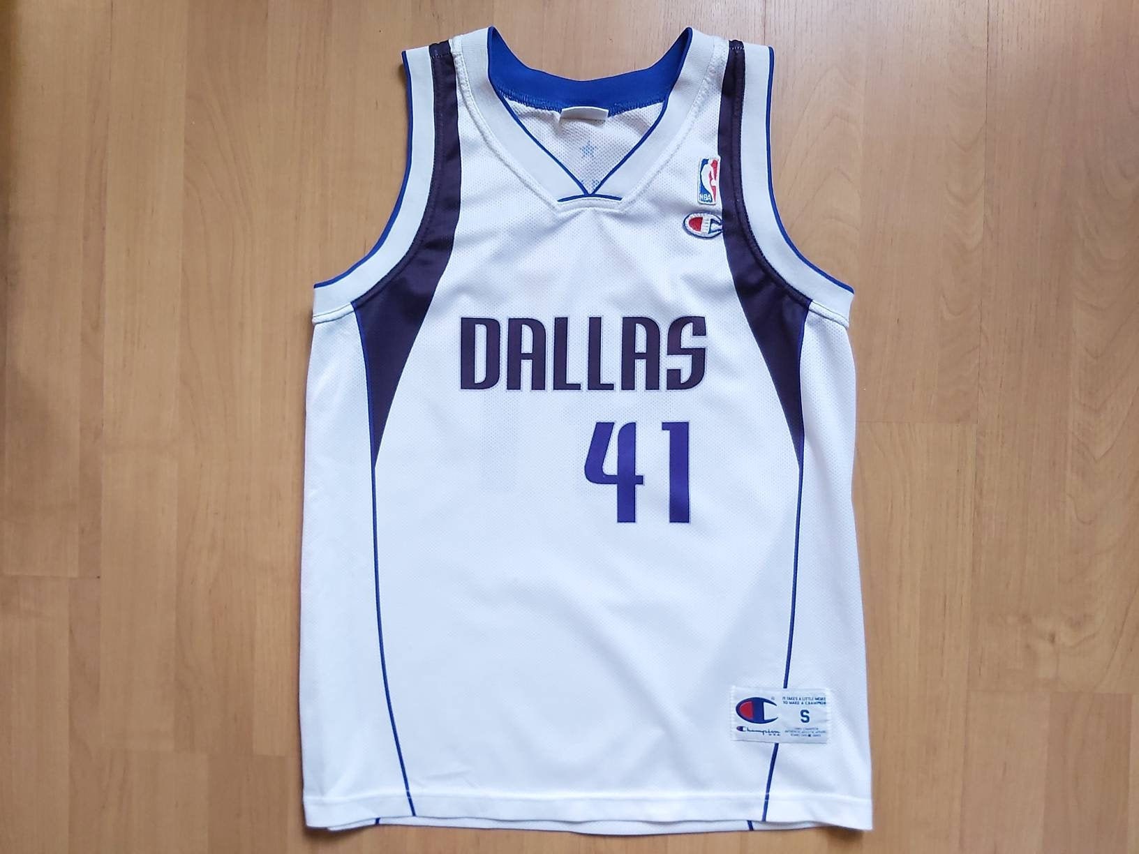 Vintage Champion NBA Dirk Nowitzki Dallas Mens L Jersey