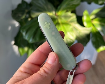 Jade G10 Schalen (Handvatten) Glowing Cross op maat gemaakte vervangende handgrepen Geschikt voor 91 mm Victorinox.