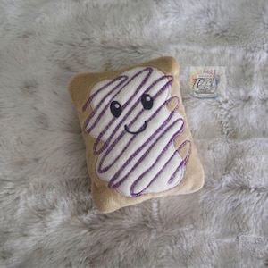 Swirl Toaster Pastry Stuffie ITH Embroidery Design, 5 different sizes