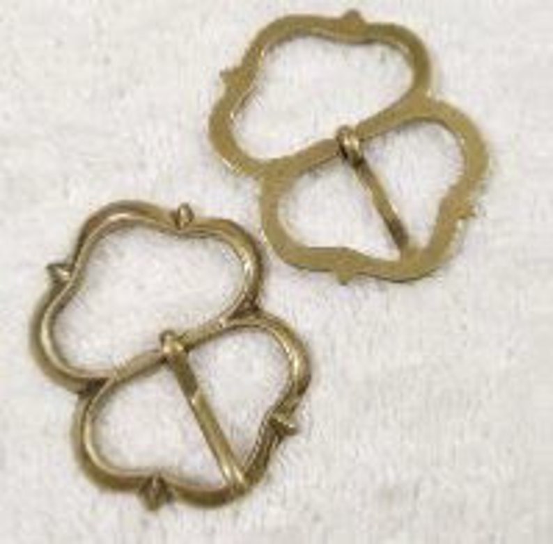 Medieval Spectacle Buckle Wide Trefoil D-shaped Buckle image 9