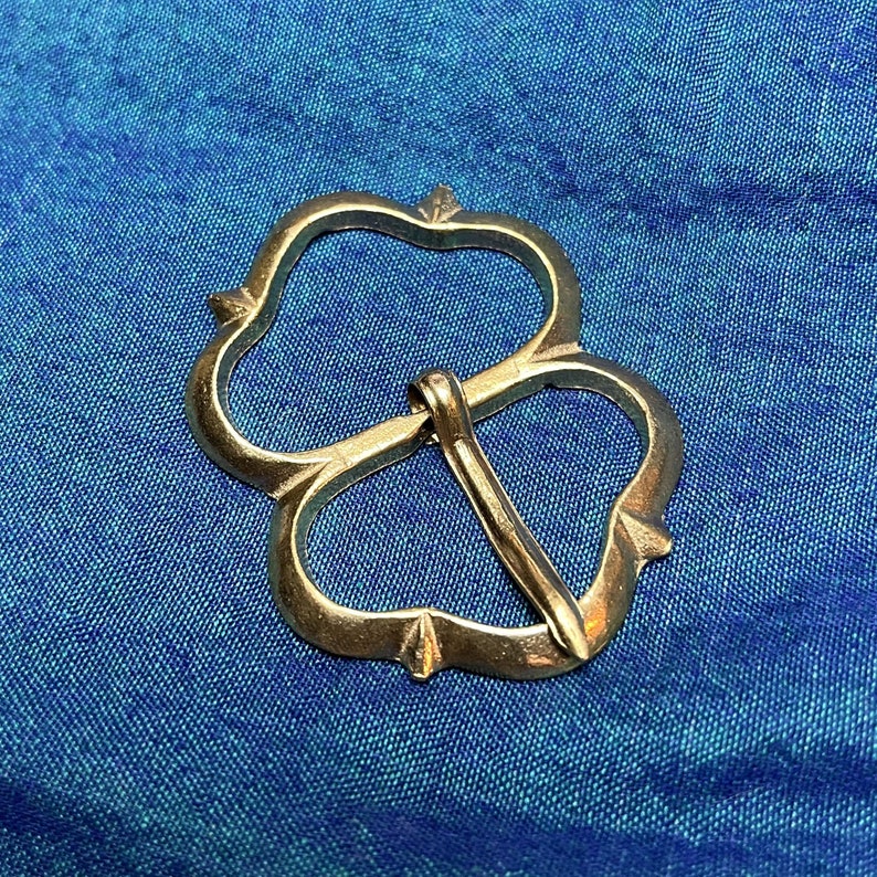 Medieval Spectacle Buckle Wide Trefoil D-shaped Buckle image 2